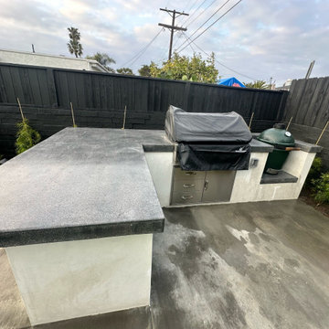 Outdoor Kitchen and Artificial Grass