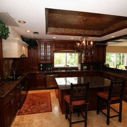Hennessey Cabinets - Kitchen Islands And Kitchen Carts