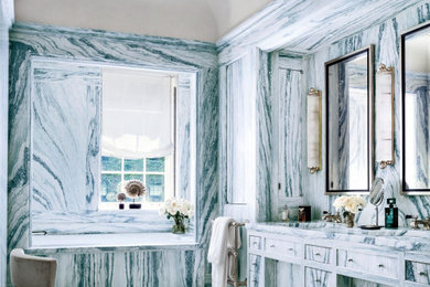 Example of a bathroom design in Cleveland