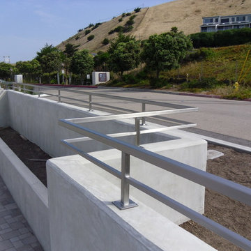 Morro Bay: Modern Landscape Guard Railing