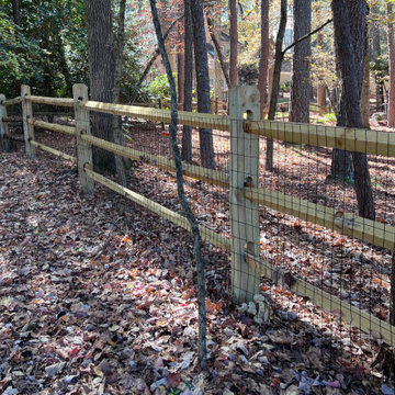 Split rail fence with wire