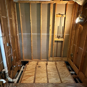 Current Commerce Master Bathroom