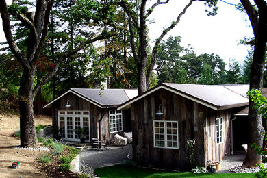 Inspiration for a modern exterior home remodel in Phoenix