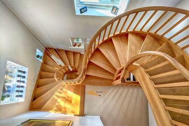 Photo of a contemporary staircase in Surrey.