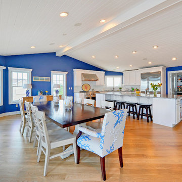 Kitchen & Dining