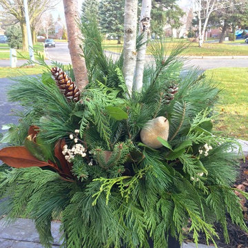 Front Entrance Christmas Decoratng