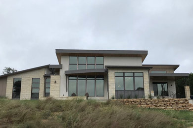 Design ideas for a modern landscaping in San Diego.