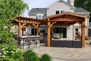 Elegant patio photo in Chicago