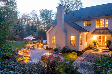 Example of a classic patio design in Philadelphia