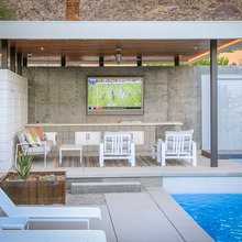 outdoor tv/bar