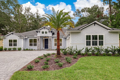 Inspiration for a craftsman exterior home remodel in Jacksonville