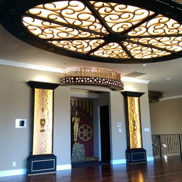 It's Showtime! Decor