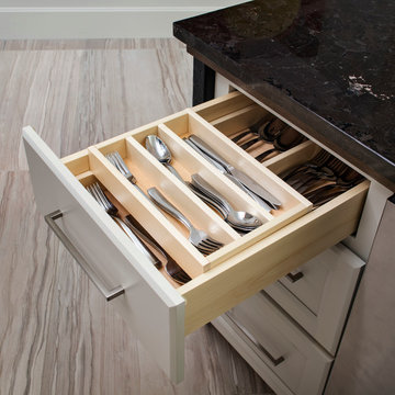 Tiered silverware holder