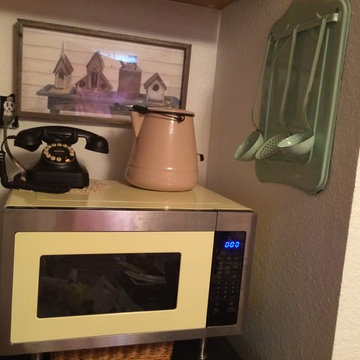 Big Chill Retro Microwave