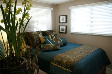 This is an example of a transitional bedroom in Hawaii.