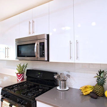 Contemporary White High Gloss Foil Kitchen Cabinets