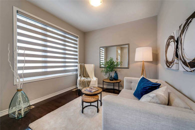 Trendy living room photo in Toronto