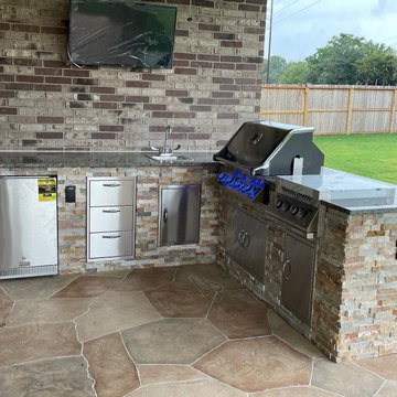 Outdoor Kitchen