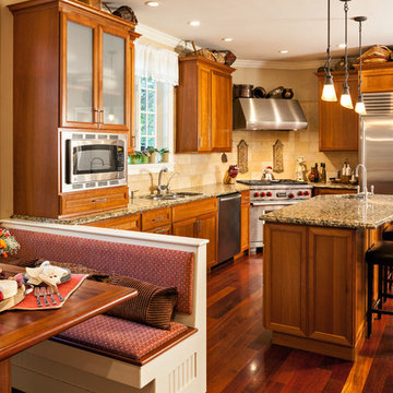 Wellesley Kitchen - Traditional Country