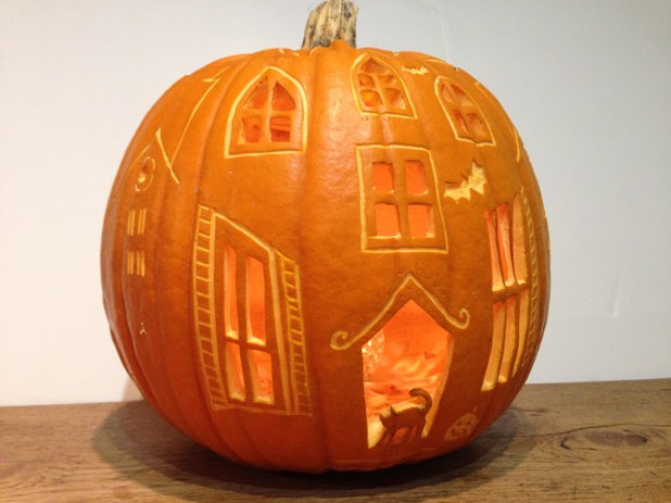 Craft: How to Carve a Haunted House Pumpkin