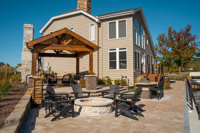 Example of a mountain style patio design in St Louis