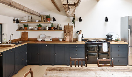 16 Farmhouse Kitchens That Feel Cosy and Inviting
