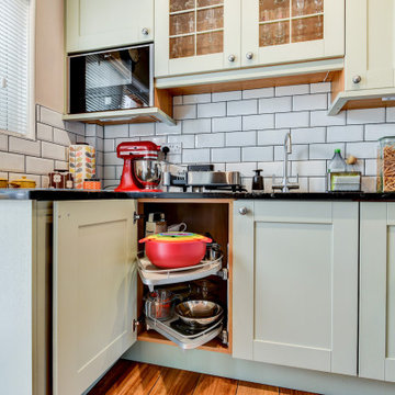 Classic British Kitchen in Brighton, East Sussex