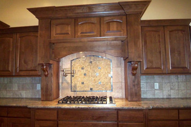 Kitchen - transitional kitchen idea in Phoenix