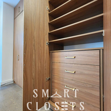 Closets in Kiss Curl Karisma Finish