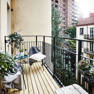 Imagen de balcones escandinavo de tamaño medio