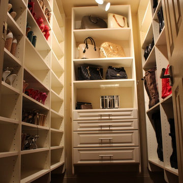 Shoe Closet with Room to Grow!
