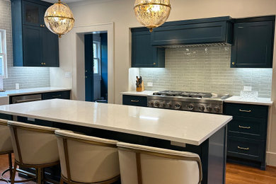 Kitchen - kitchen idea in Dallas