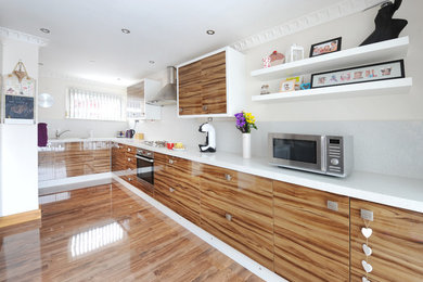 Photo of a modern kitchen in Kent.