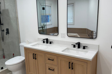 Bathroom - modern bathroom idea in Toronto
