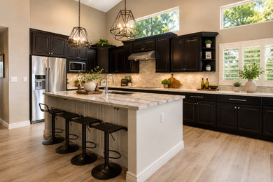 Example of a kitchen design in Phoenix