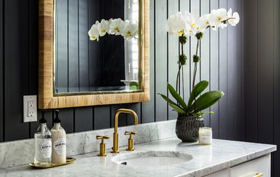 10 Tips to Style Your Powder Room for Holiday Guests