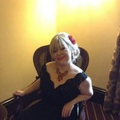 Yvonne Peake's photo