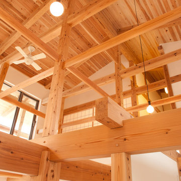 F-House