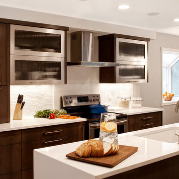 Small Functional Contemporary Kitchen