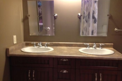 Inspiration for a timeless bathroom remodel in Toronto