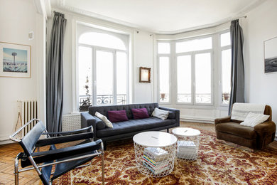 Eclectic home design photo in Paris