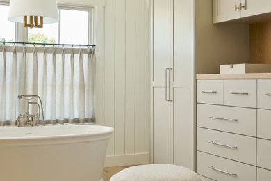 Example of a bathroom design in Orange County