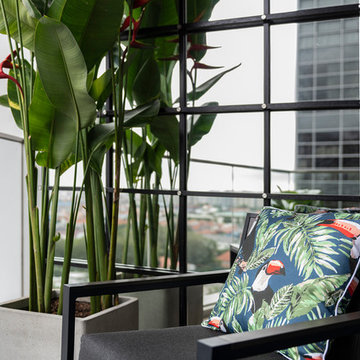 Shoebox Apartment in Plantation Style