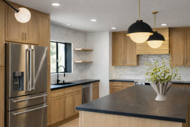 Inspiration for a mid-century modern kitchen remodel in Los Angeles