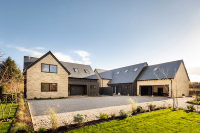 Photo of a contemporary house exterior in Oxfordshire.