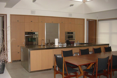 Kitchen - modern kitchen idea in Other