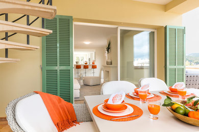 Example of a trendy deck design in Palma de Mallorca