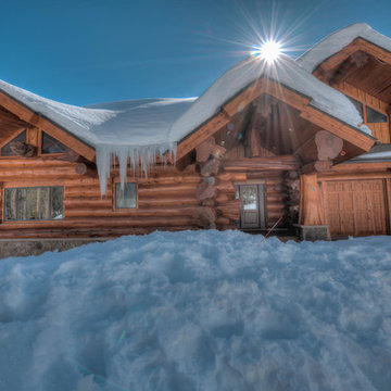 Pioneer Off-the-Grid Solar Home