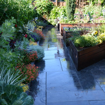 Raised Vegetable Bed / Ornamental Garden 2016