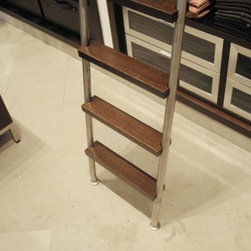 SL.6002.KL Rolling Ladder in a Retail Space - Storage And Organization